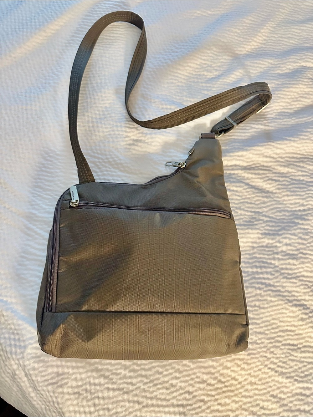 Like New Travelon Anti-Theft Classic Crossbody Bag - Brown Gray - Picture 2 of 11